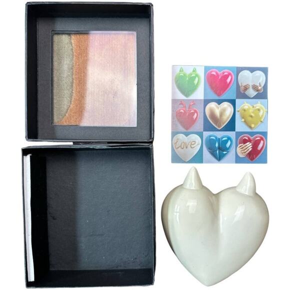 Abbott Ivory Ceramic Wall Hanging Decor 3D Heart NIB - Picture 1 of 4